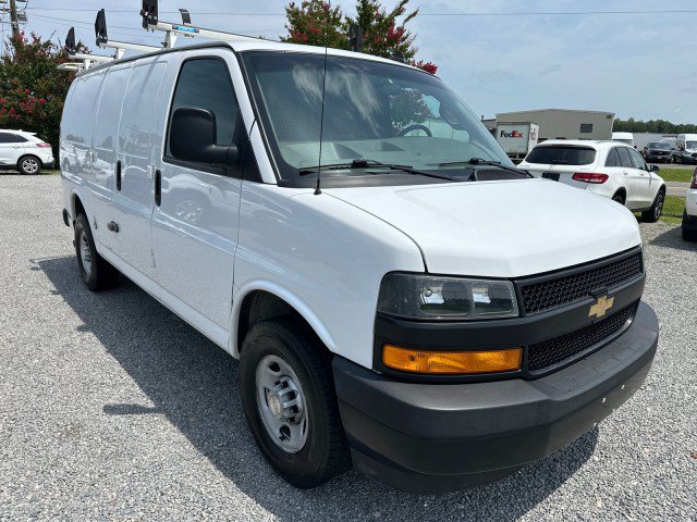 Used 2022 Chevrolet Express 2500 w/ Driver Convenience Package RWD image 4