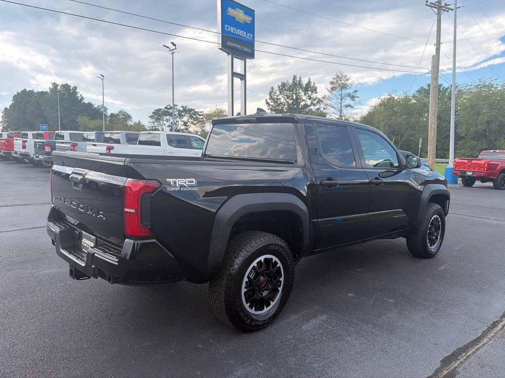 Used 2024 Toyota Tacoma TRD Off-Road AWD/4WD image 10