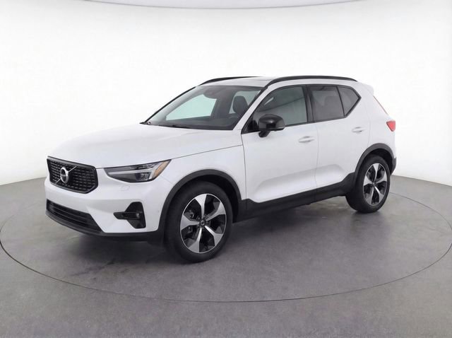 New 2026 Volvo XC40 B5 Plus w/ Protection Package Premier image 32