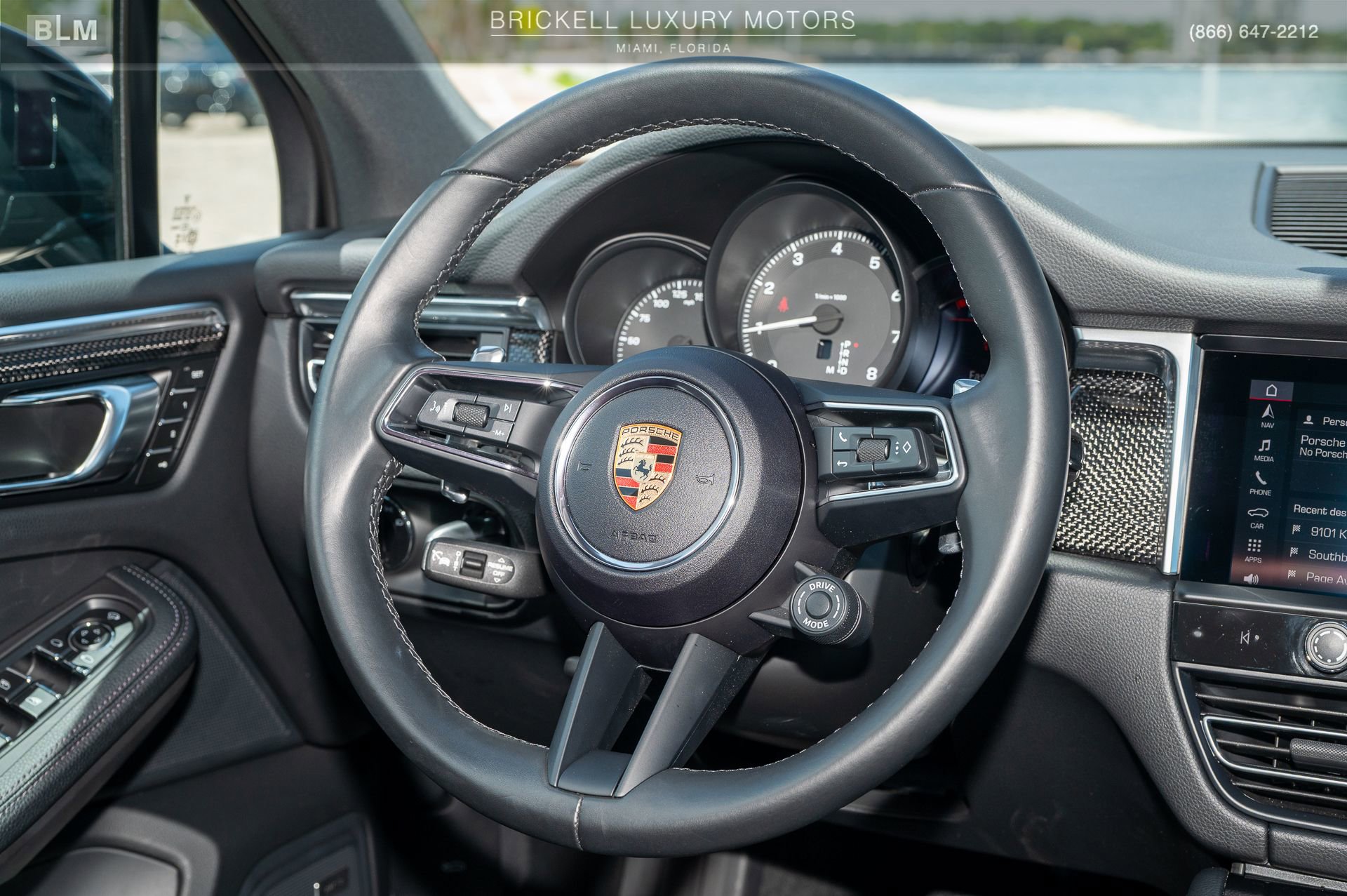 Used 2024 Porsche Macan image 21