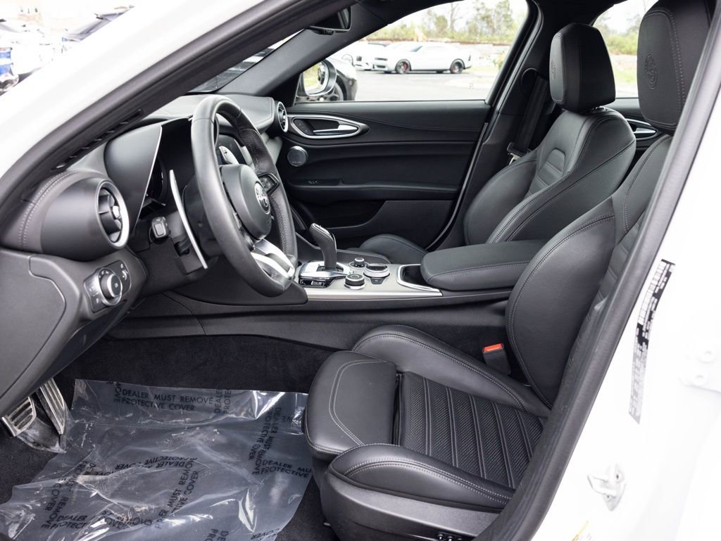 Used 2024 Alfa Romeo Giulia Veloce image 24