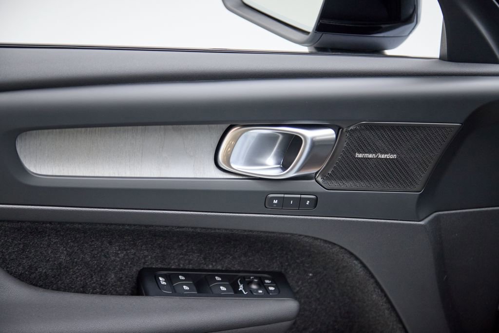 New 2026 Volvo XC40 B5 Ultra w/ Climate Package image 11