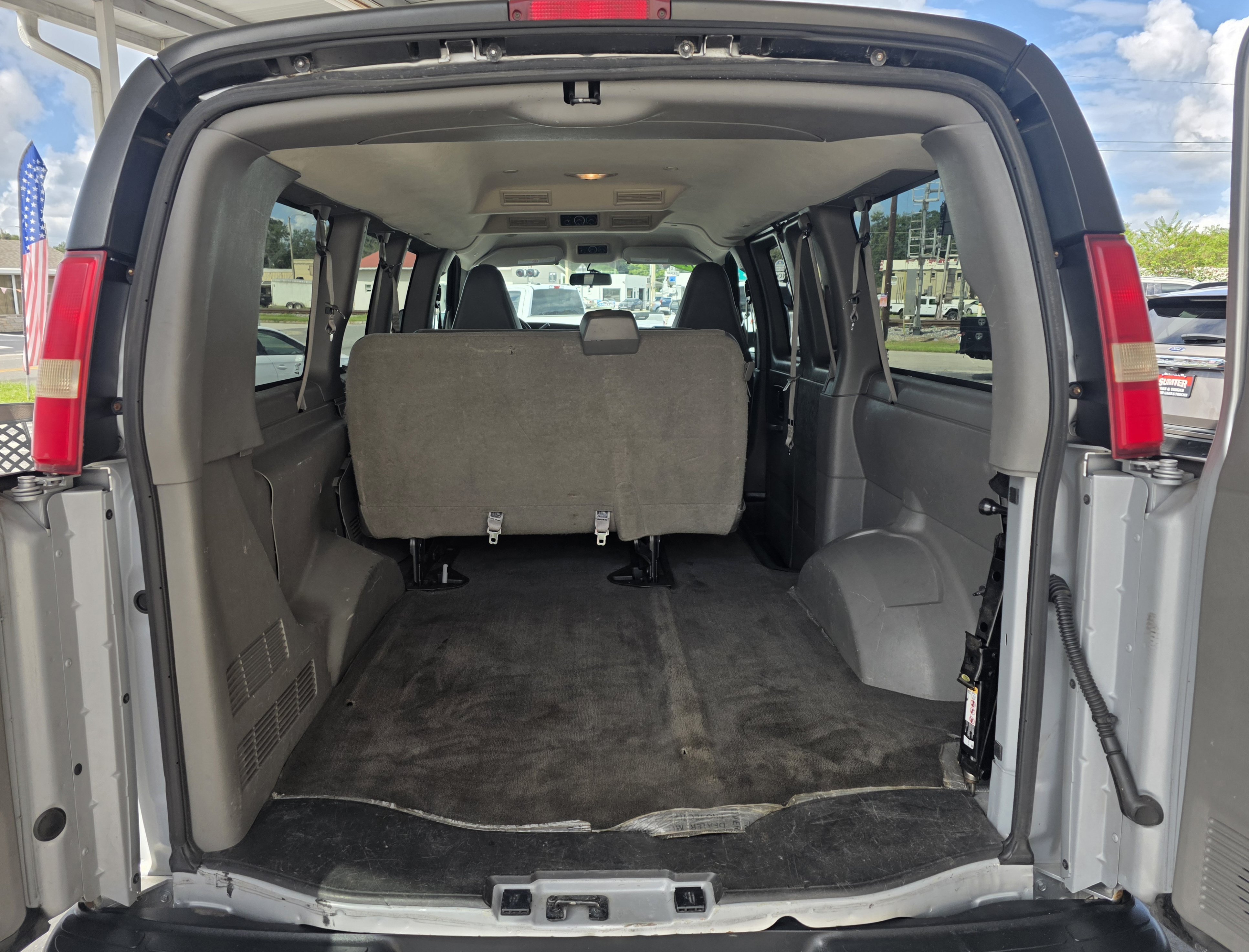 Used 2017 Chevrolet Express 2500 LS RWD image 6