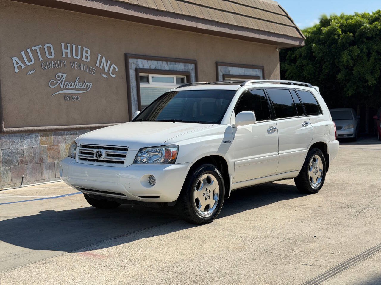 Used 2006 Toyota Highlander Sport w/ Towing Prep Pkg FWD image 1