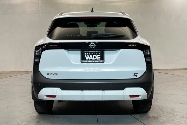 Used 2026 Nissan Kicks SV FWD image 4