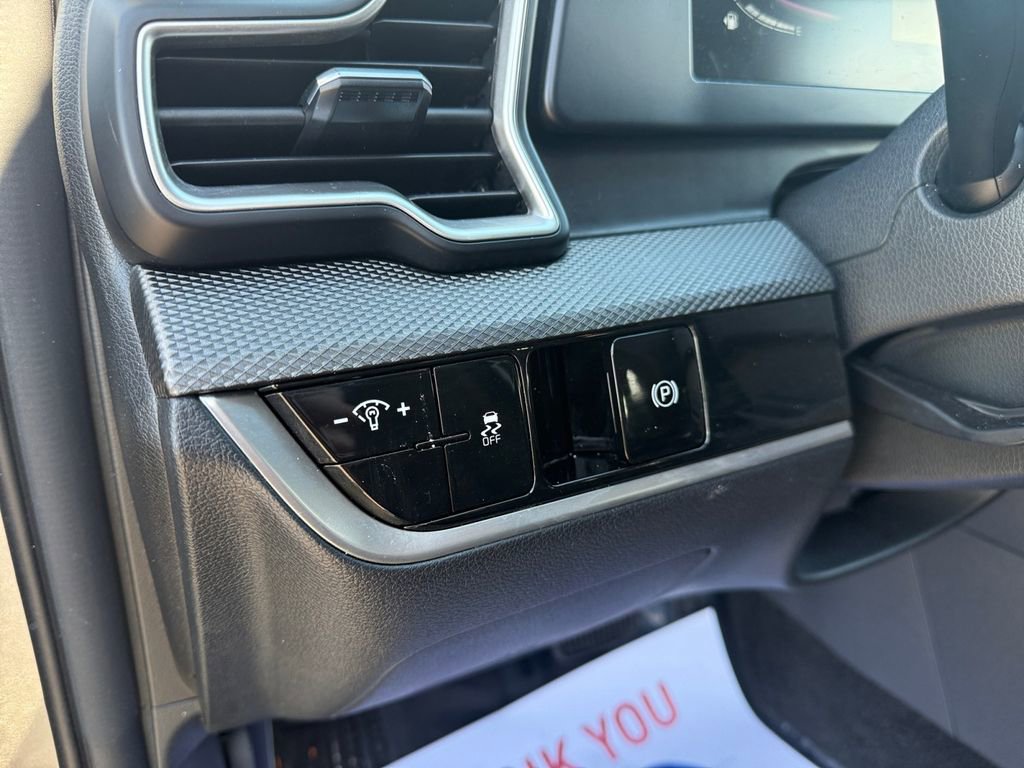 Used 2024 Kia Sportage LX image 16