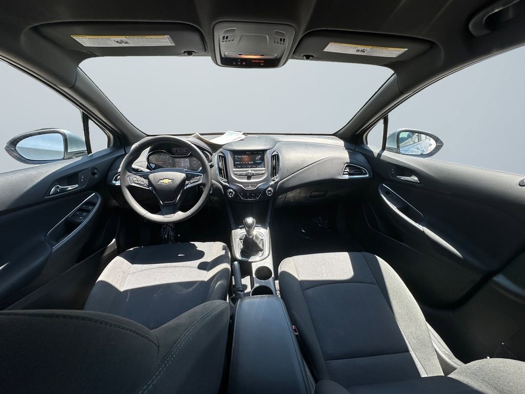 Used 2018 Chevrolet Cruze LT FWD image 10