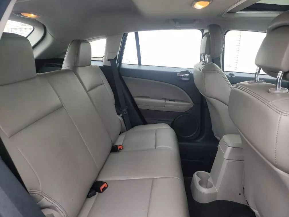 Used 2011 Dodge Caliber Uptown image 18