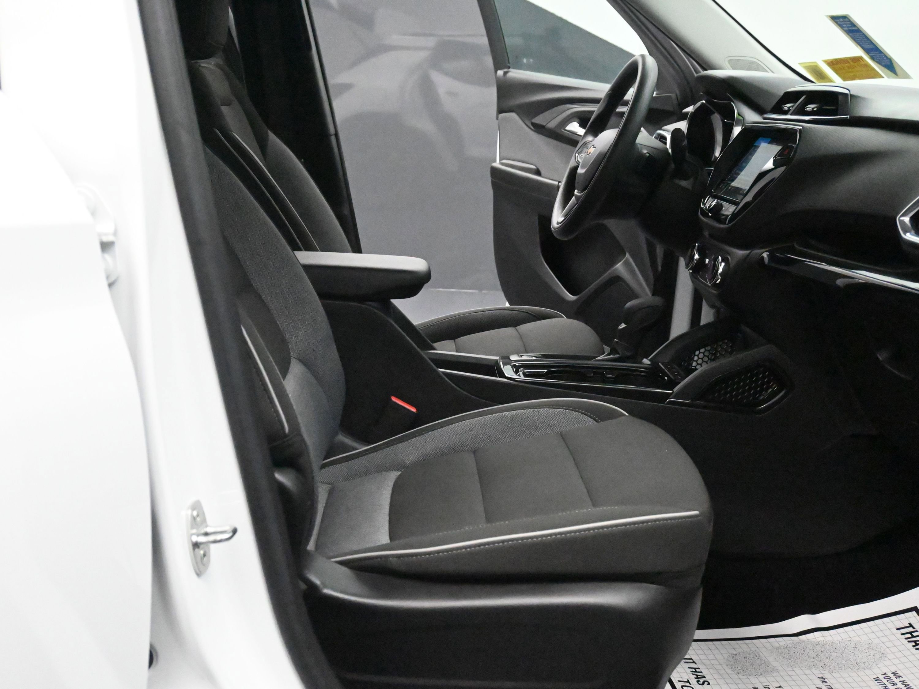 Used 2023 Chevrolet TrailBlazer LT w/ Convenience Package image 28