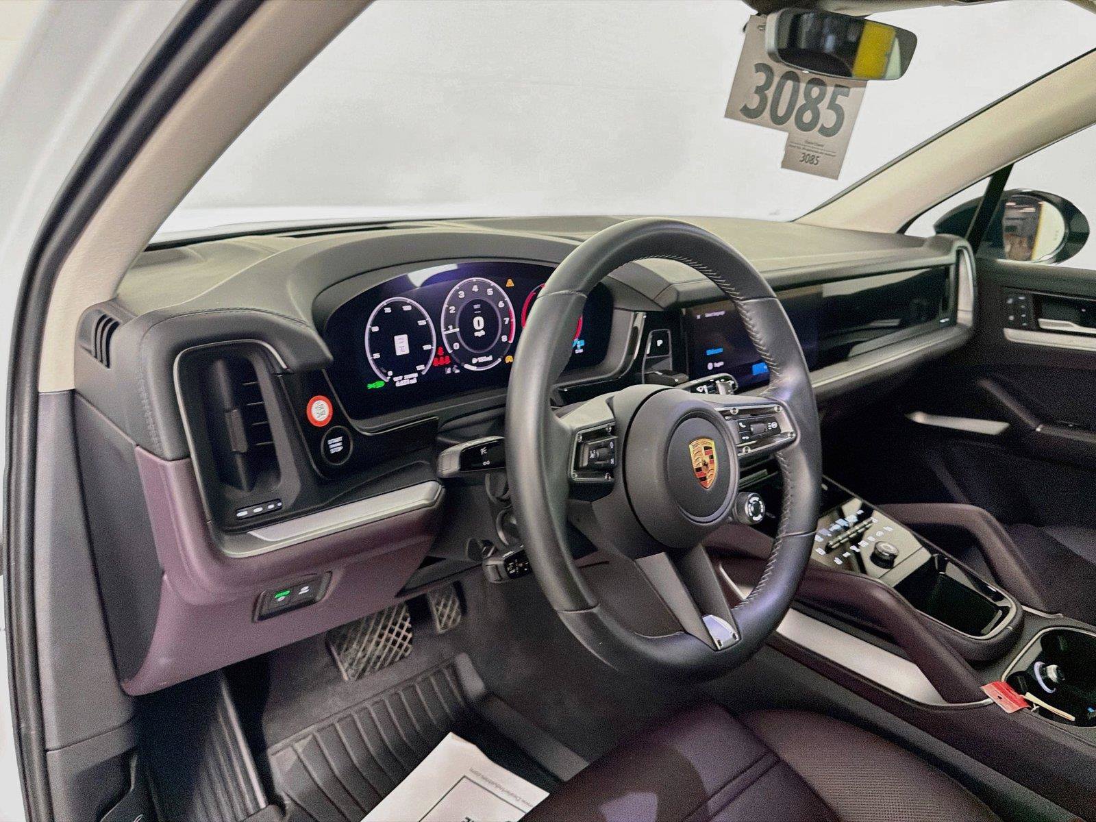 Certified 2026 Porsche Cayenne AWD/4WD image 4