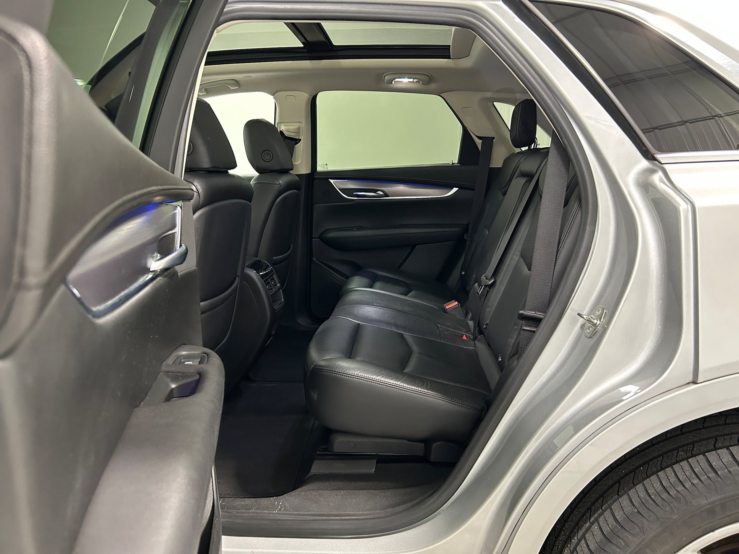 Used 2018 Cadillac XT5 Premium Luxury AWD/4WD image 30