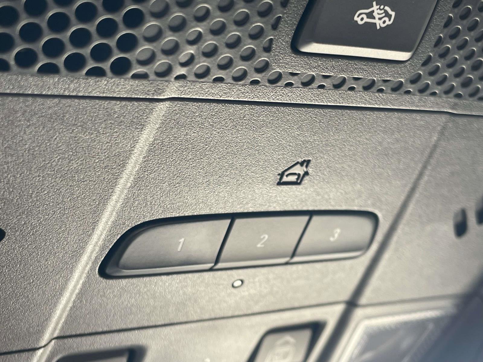 Certified 2023 Cadillac XT6 Premium Luxury w/ Platinum Package image 9