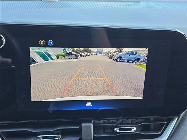 Used 2026 Chevrolet Equinox LT AWD/4WD image 14