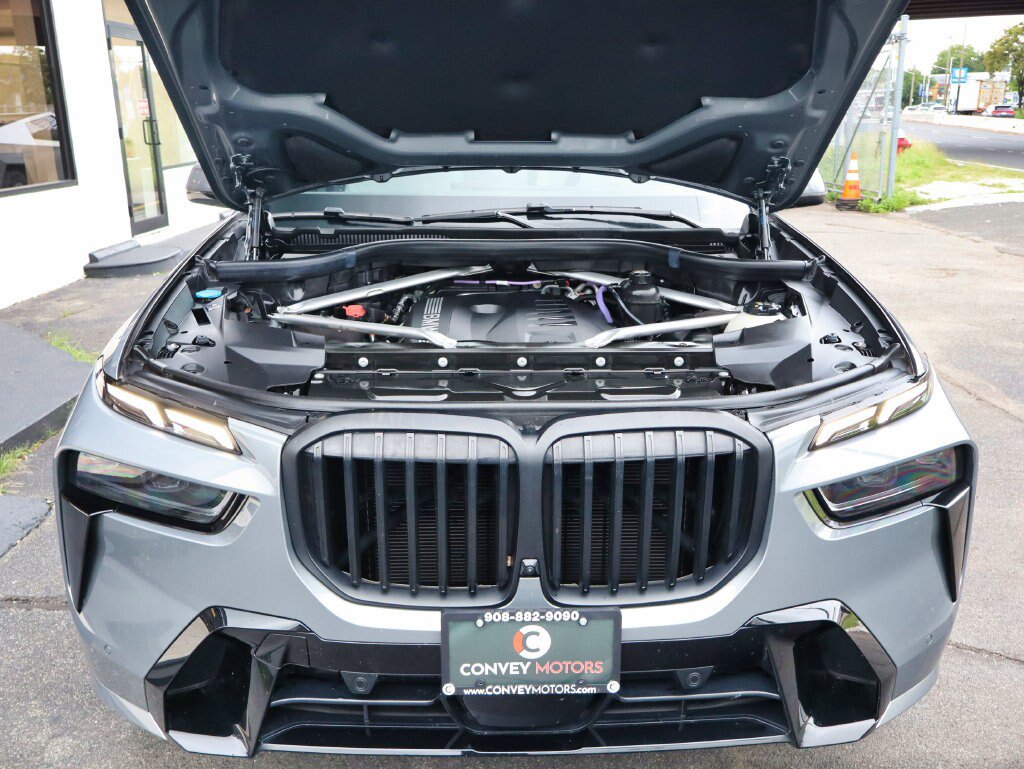 Used 2025 BMW X7 xDrive40i w/ M Sport Package AWD/4WD image 62