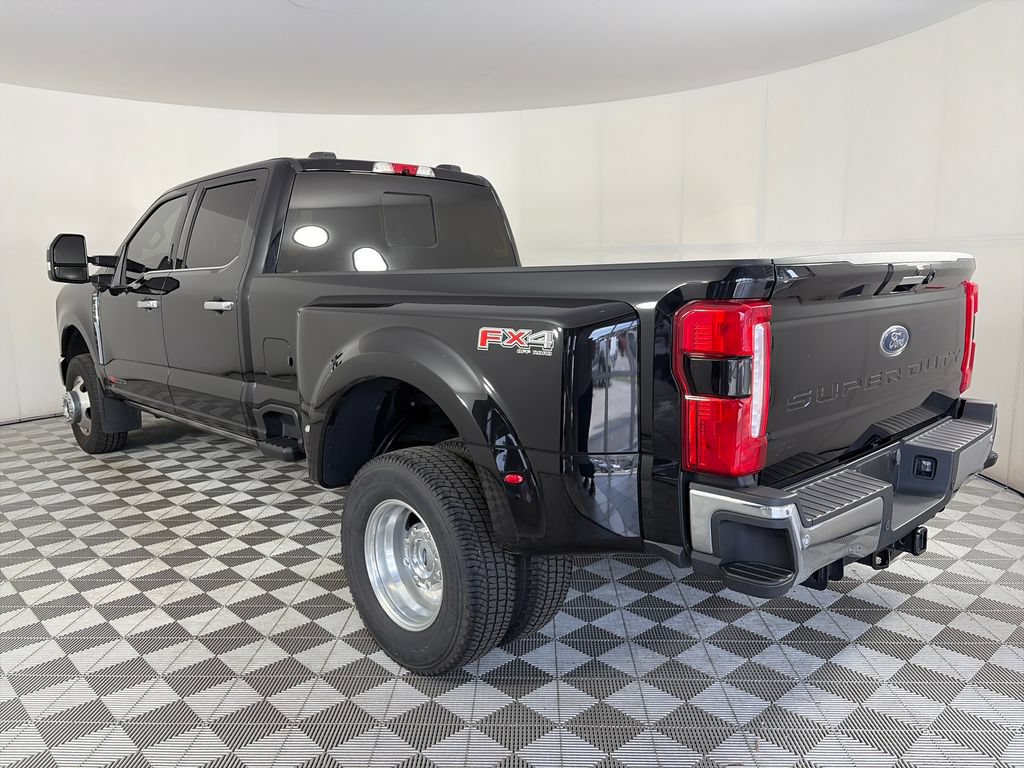Used 2023 Ford F350 Lariat w/ Lariat Ultimate Package AWD/4WD image 5