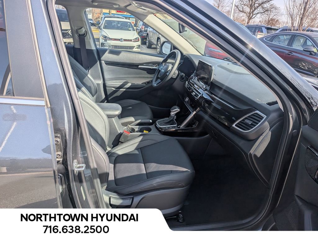 Used 2023 Kia Seltos EX image 37