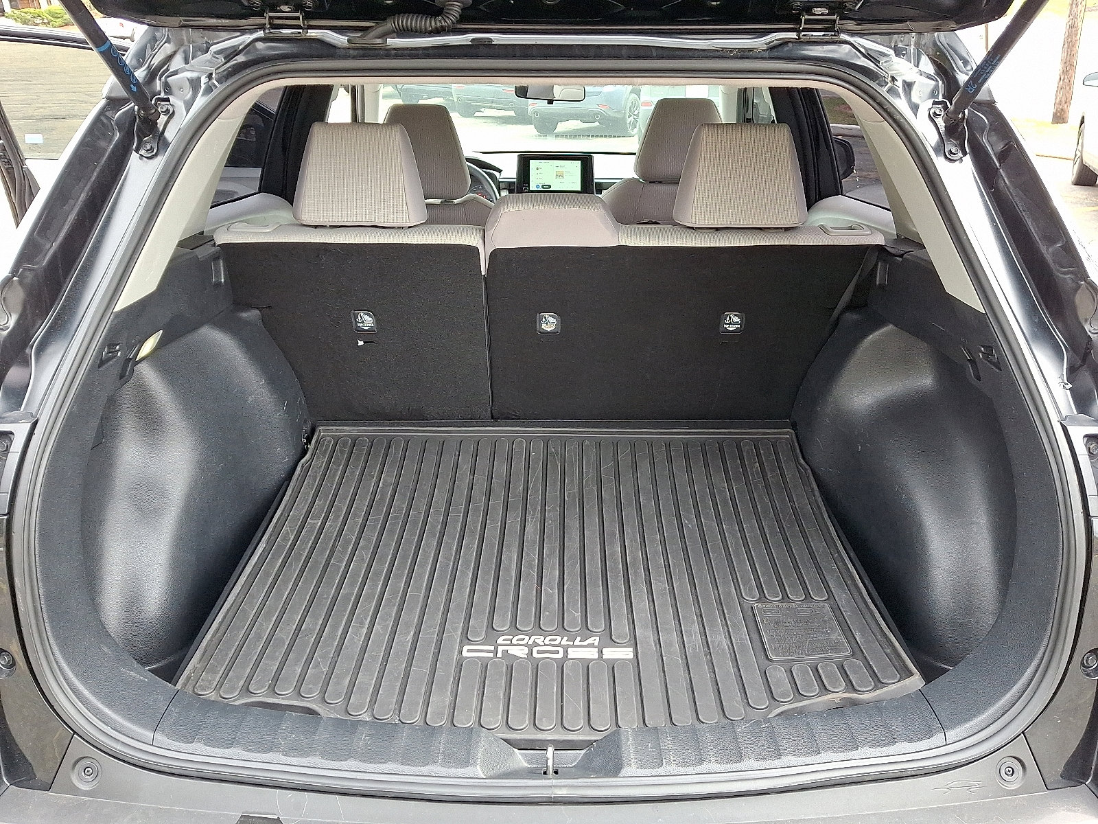 Used 2024 Toyota Corolla Cross L image 29