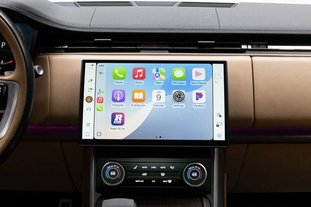 Used 2023 Land Rover Range Rover SE image 8