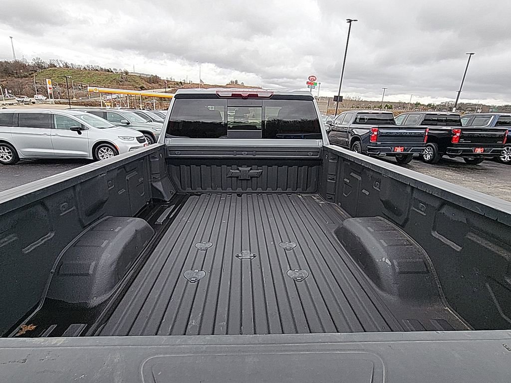 Used 2024 Chevrolet Silverado 3500 LTZ w/ LTZ Convenience Package image 8