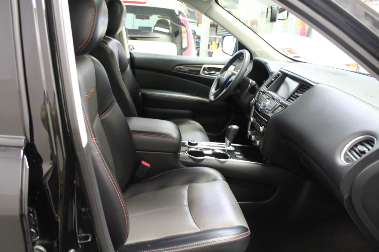 Used 2019 Nissan Pathfinder SL image 29