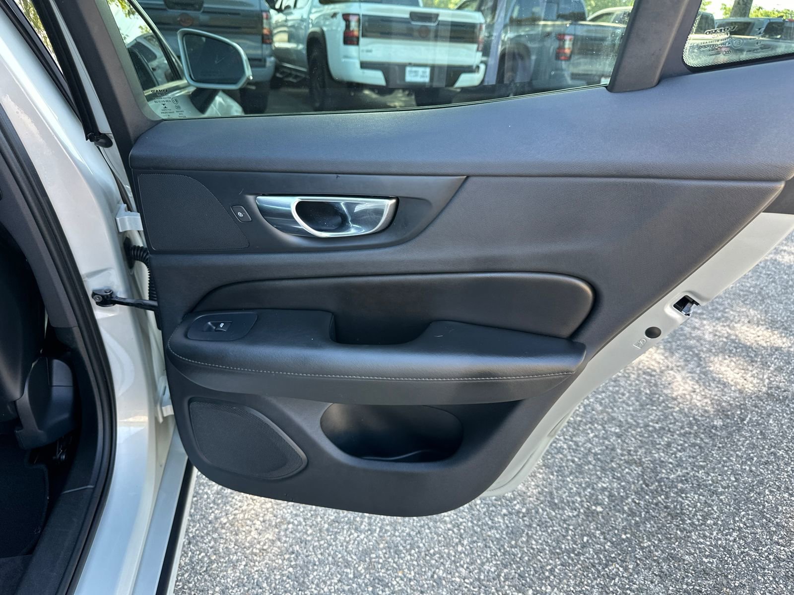 Used 2019 Volvo S60 T5 Momentum w/ Multimedia Package FWD image 16