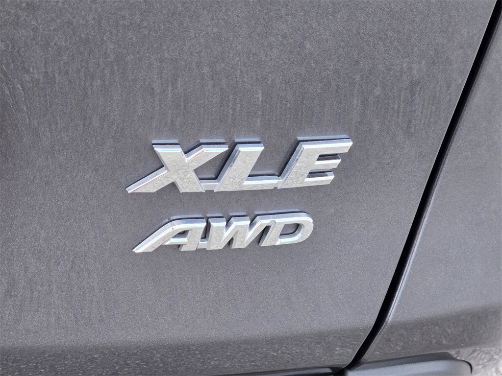 Used 2025 Toyota RAV4 XLE w/ Convenience Package image 10