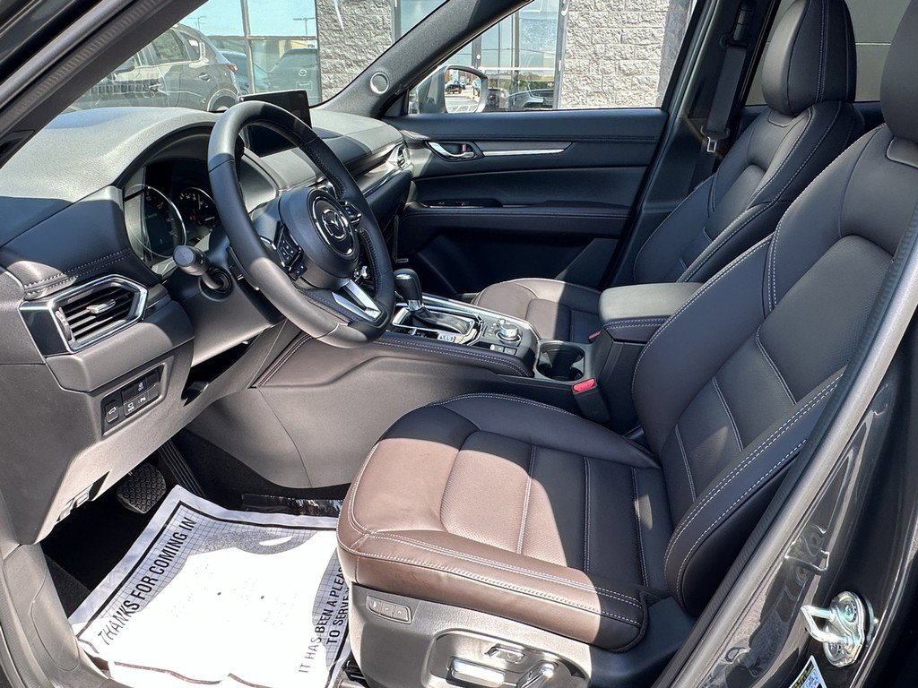 New 2025 MAZDA CX-5 Signature AWD/4WD image 15