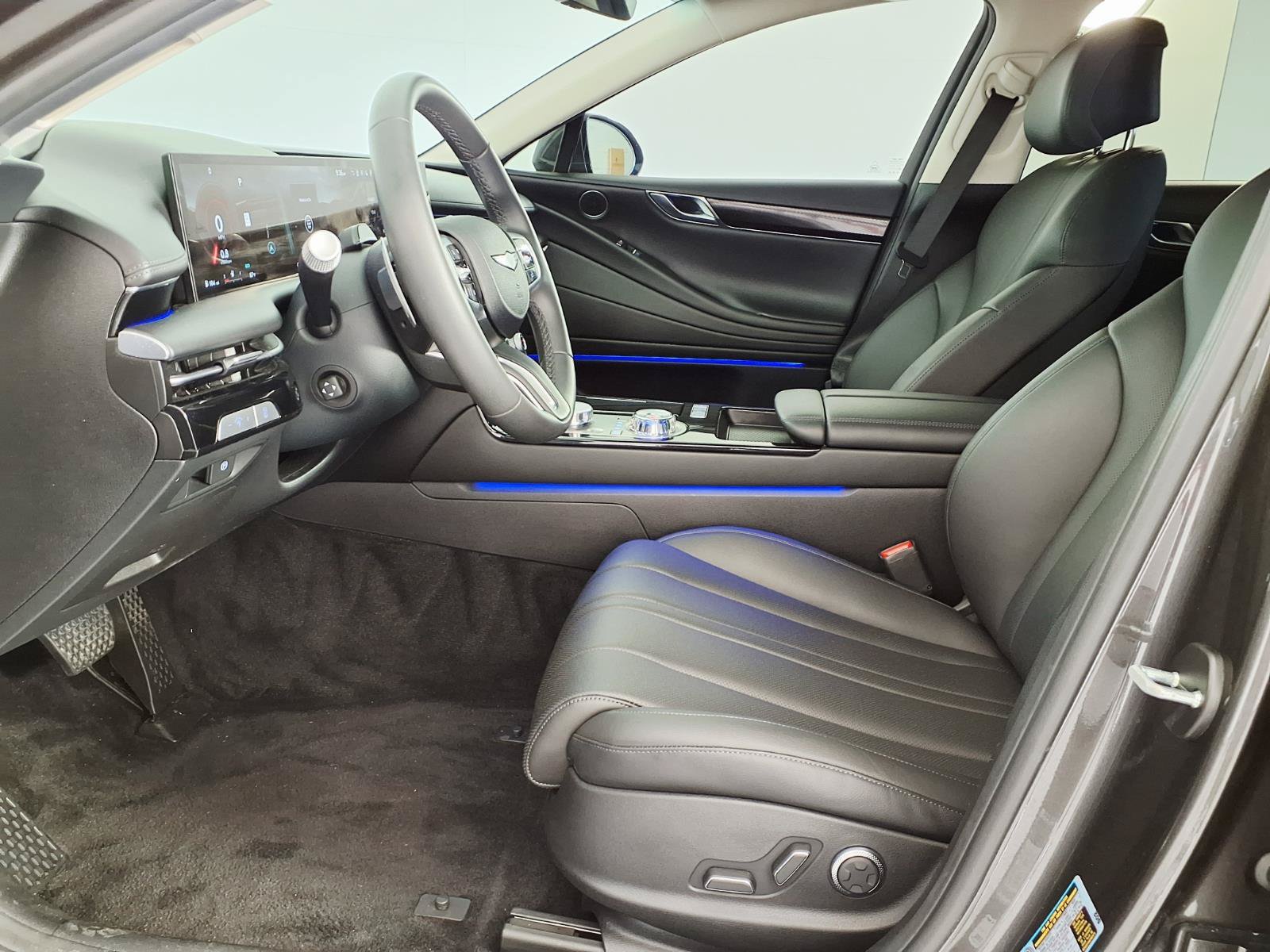Used 2025 Genesis G80 2.5T AWD/4WD image 13