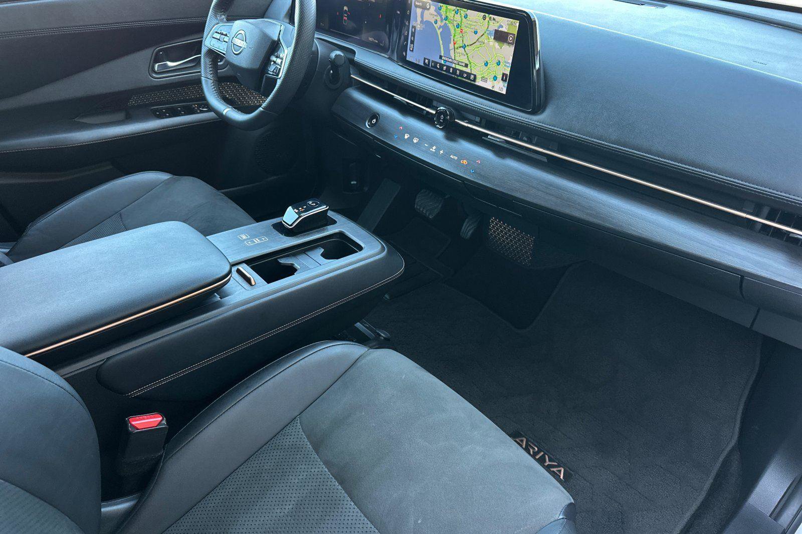 Used 2023 Nissan Ariya AWD image 17