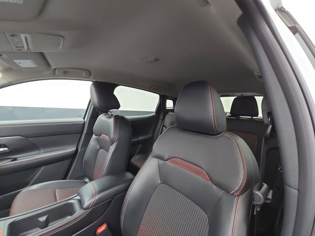 Used 2025 Nissan Kicks SR image 40