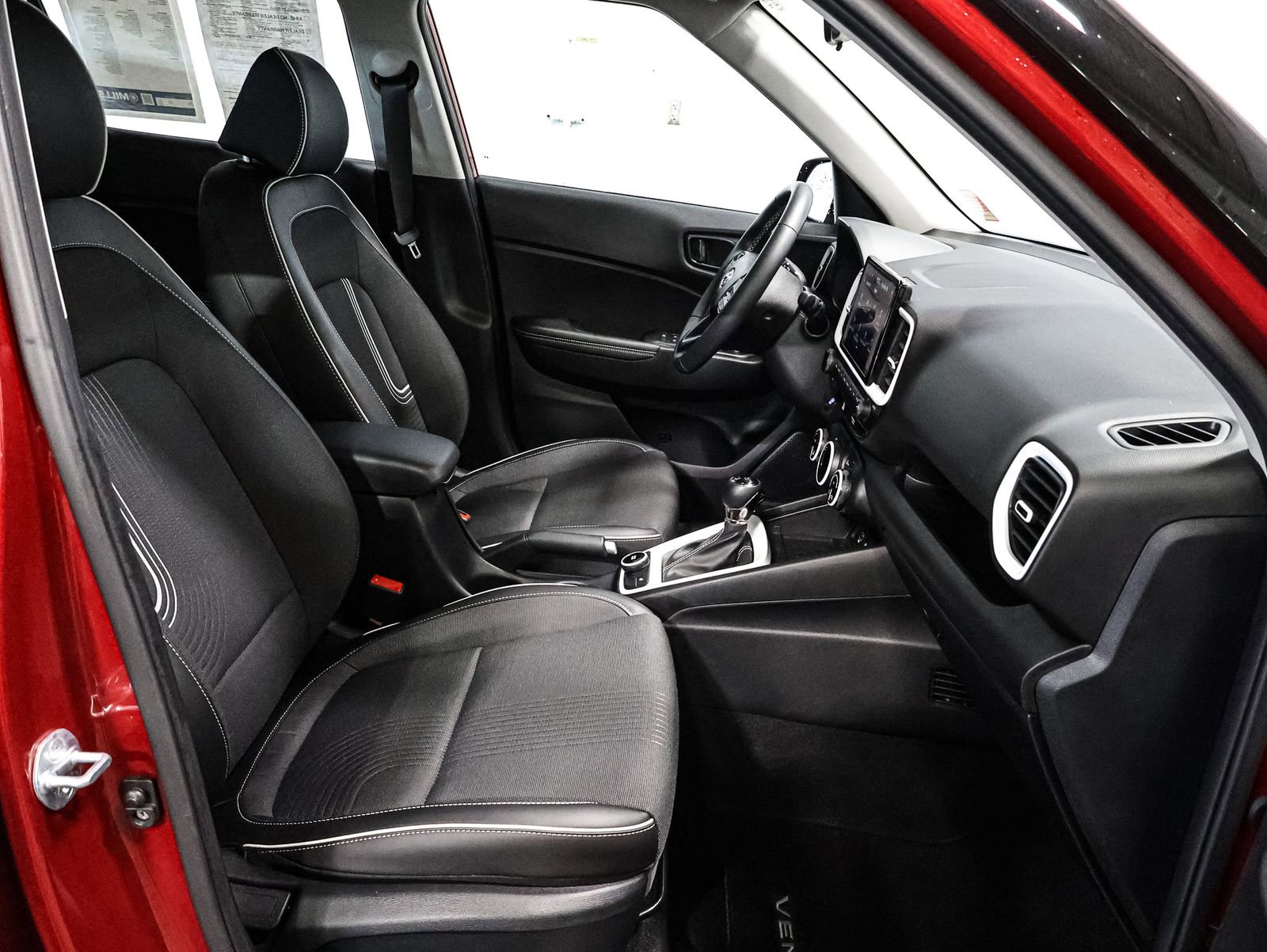 Used 2023 Hyundai Venue Limited w/ Cargo Package image 21