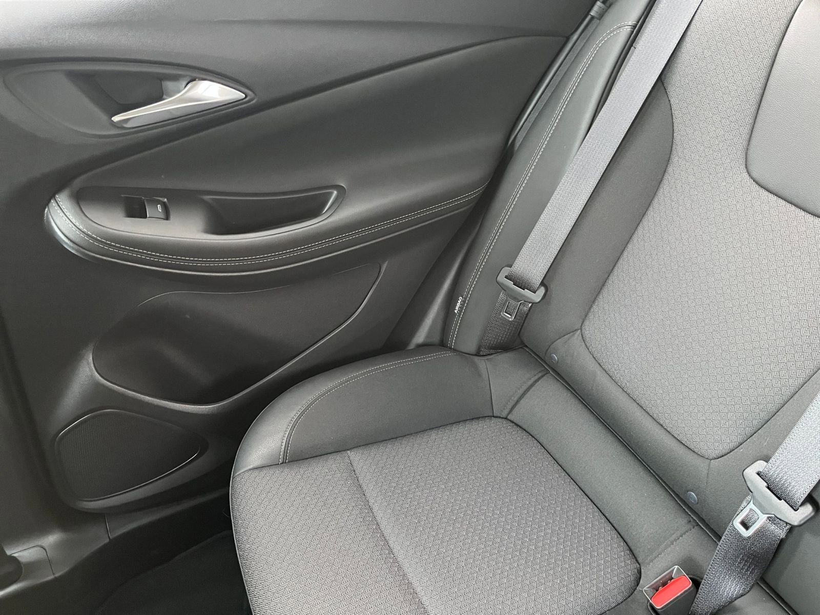 Used 2025 Buick Encore GX Preferred image 39