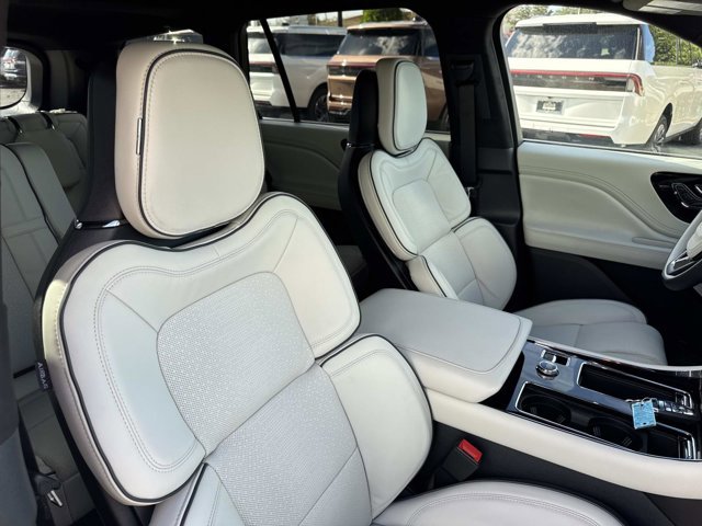 New 2026 Lincoln Aviator Black Label w/ Dynamic Handling Package image 19