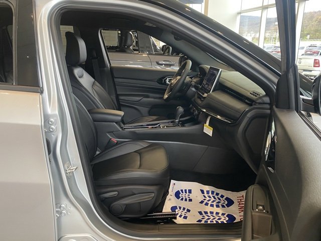 New 2026 Jeep Compass Limited image 25