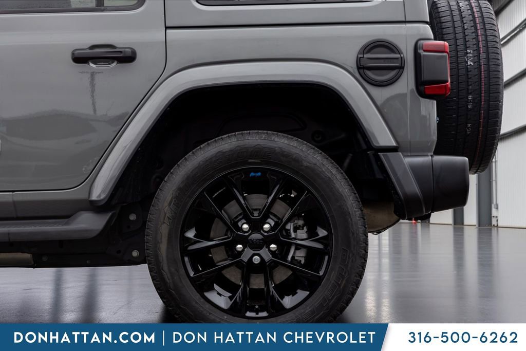 Used 2023 Jeep Wrangler Unlimited Sahara w/ Cold Weather Group AWD/4WD image 28