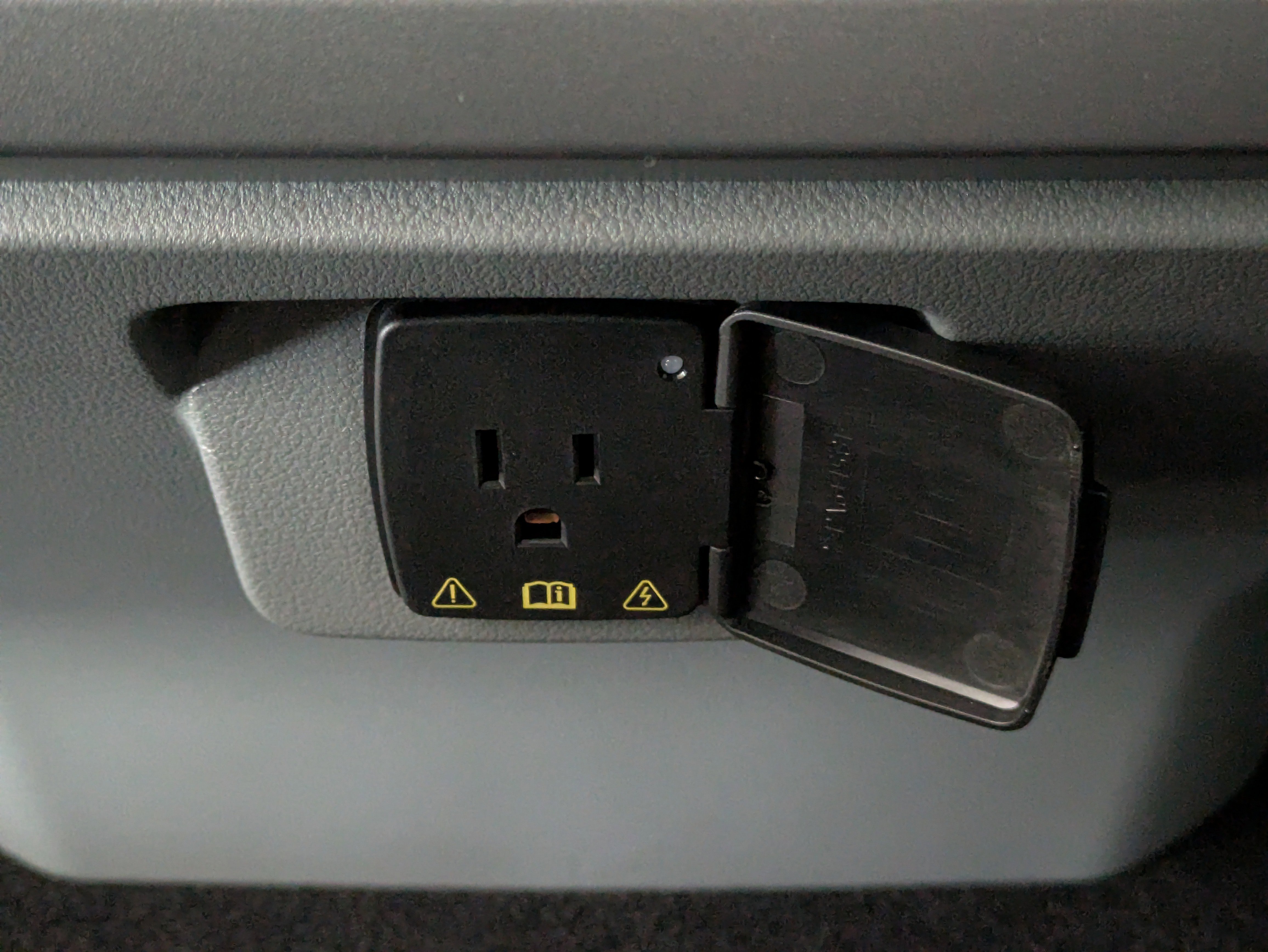 New 2025 Ford F150 XLT w/ Equipment Group 302A MID image 7