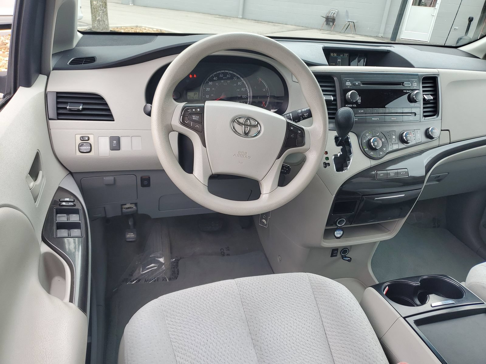 Used 2011 Toyota Sienna LE FWD image 10