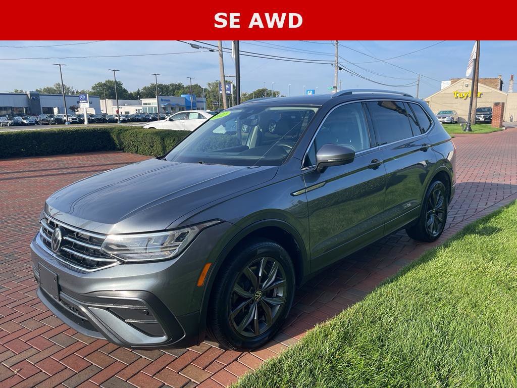 Used 2022 Volkswagen Tiguan SE image 1