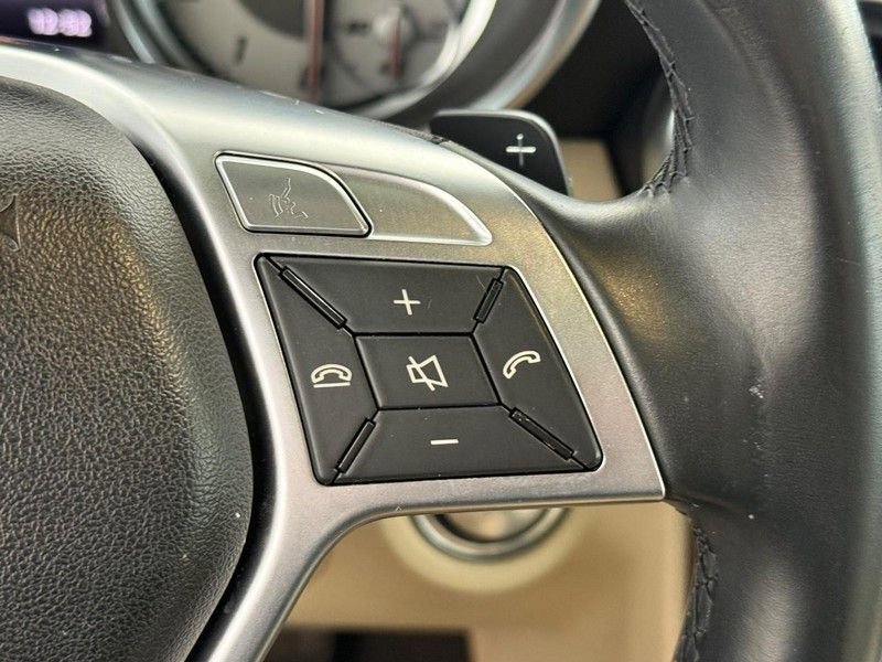 Used 2015 Mercedes-Benz SLK 250 image 17