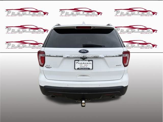 Used 2017 Ford Explorer XLT image 5