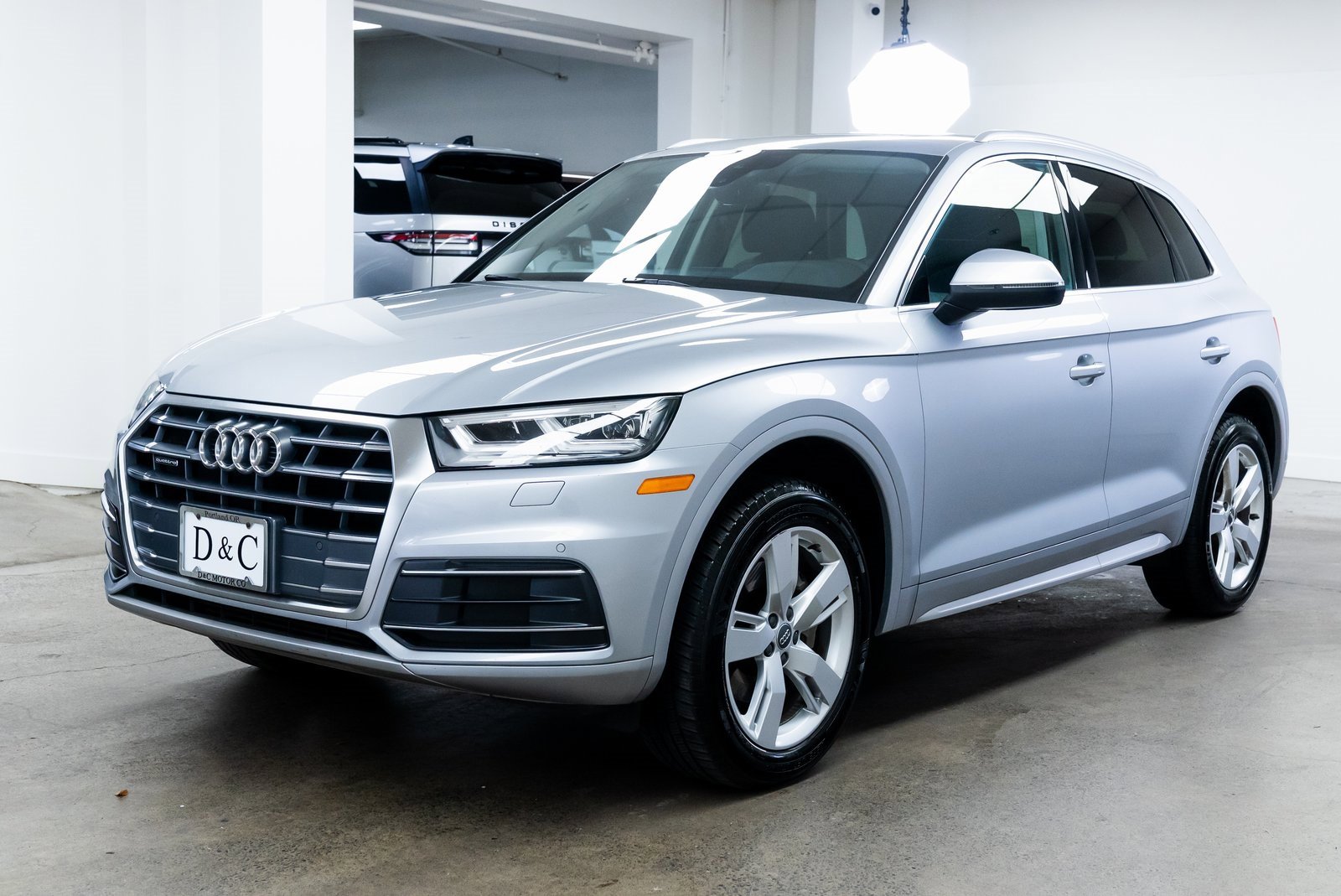 Used 2018 Audi Q5 2.0T Premium Plus w/ Premium Plus Package image 3