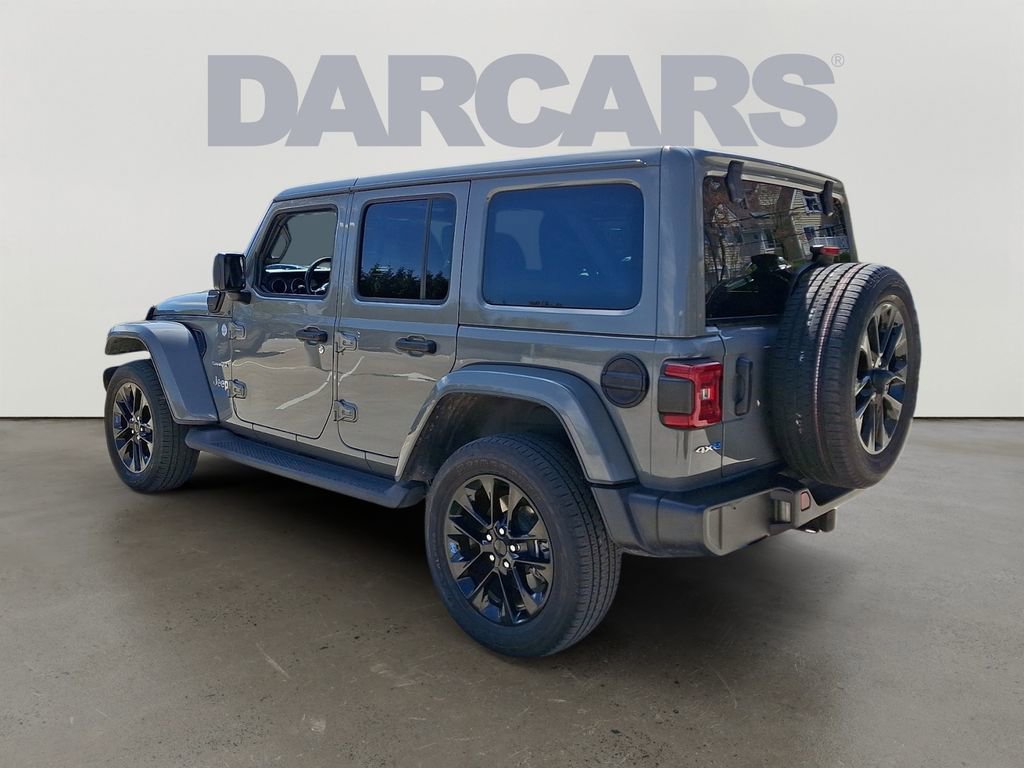 Used 2023 Jeep Wrangler Unlimited Sahara w/ Cold Weather Group AWD/4WD image 4