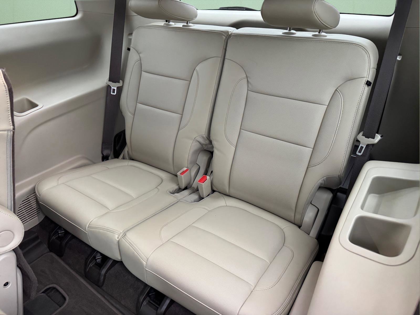 Used 2019 GMC Acadia Denali image 16