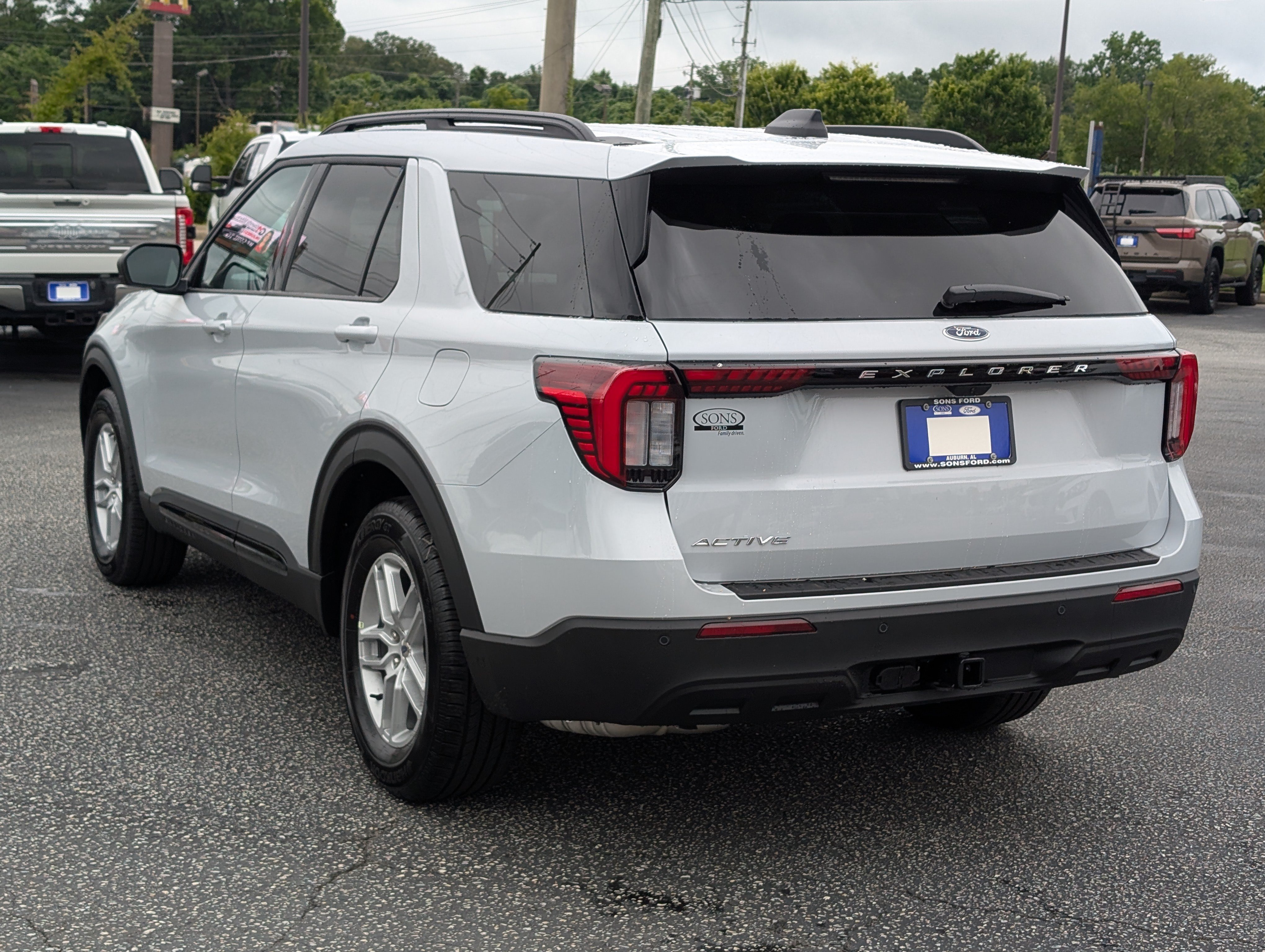 New 2026 Ford Explorer Active RWD image 13