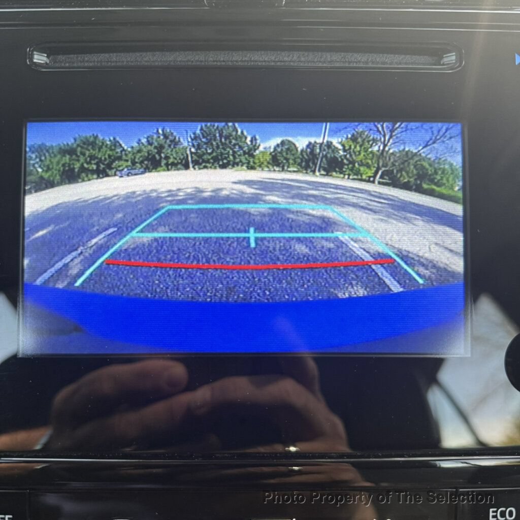 Used 2019 Toyota Prius LE FWD image 32