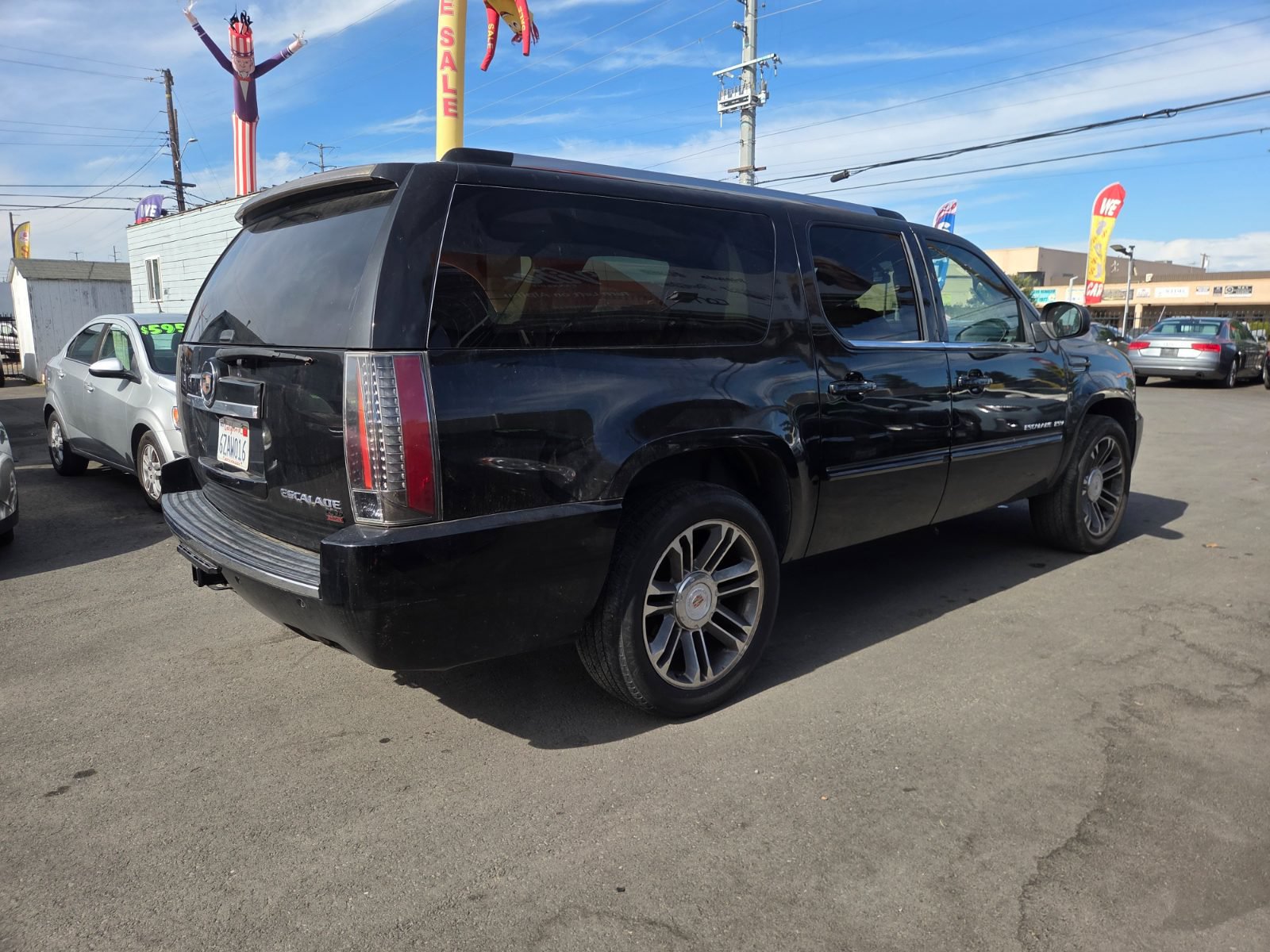 Used 2013 Cadillac Escalade ESV Premium RWD image 3