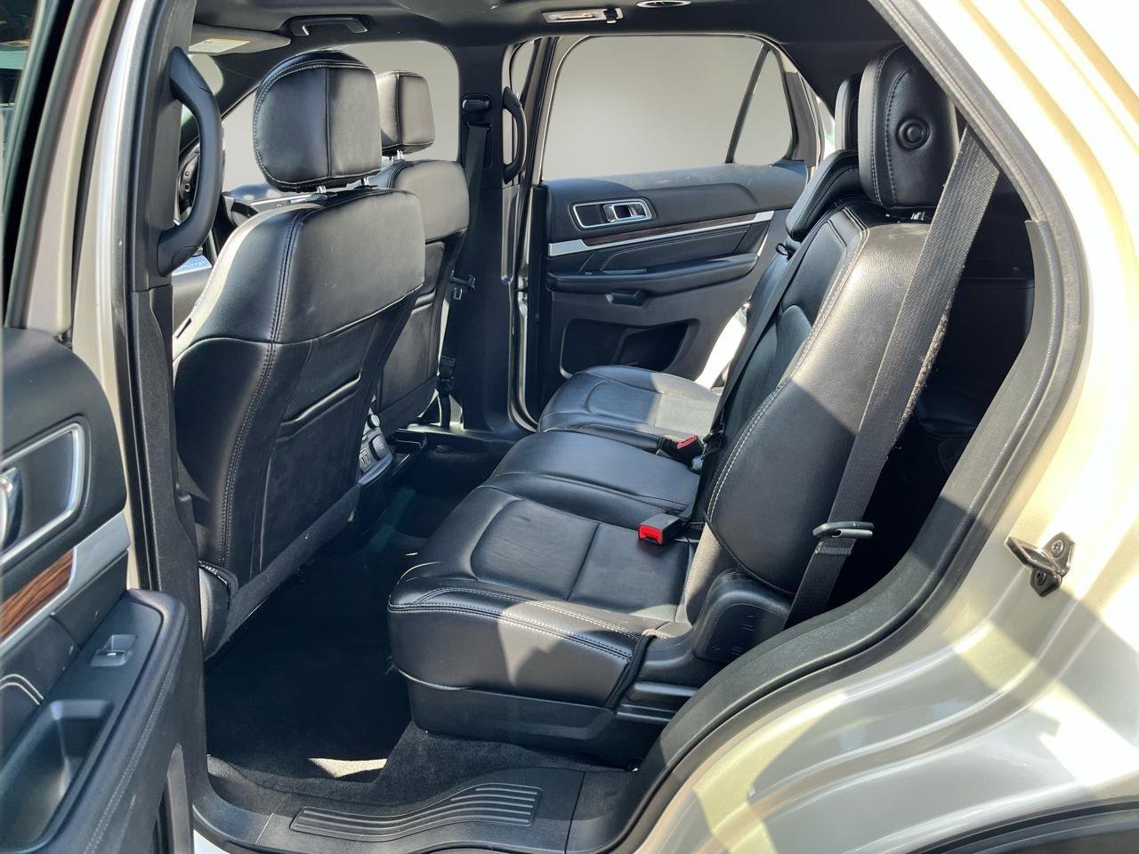 Used 2017 Ford Explorer Limited image 18