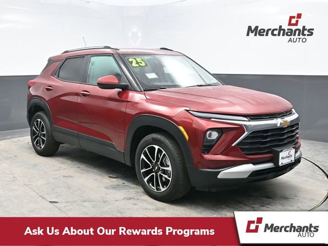 Used 2025 Chevrolet TrailBlazer LT image 1