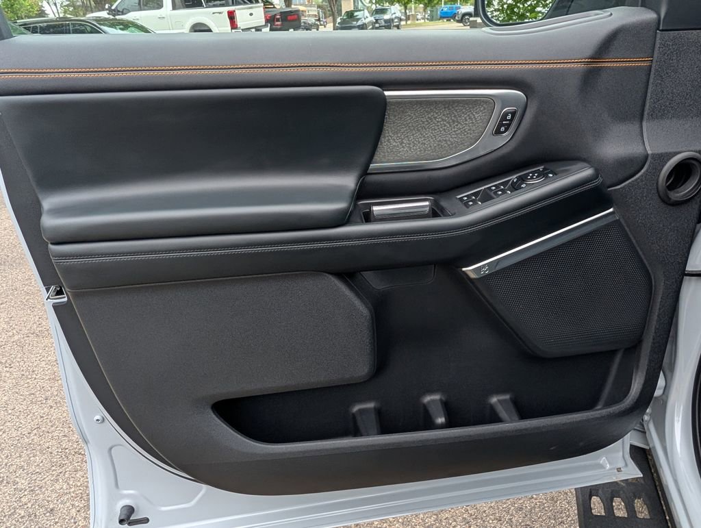 Used 2025 Ford Expedition Tremor AWD/4WD image 37