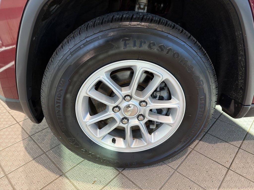 Used 2020 Jeep Grand Cherokee Laredo image 9